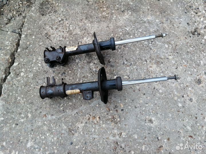 Амортизатор передний Opel Corsa D