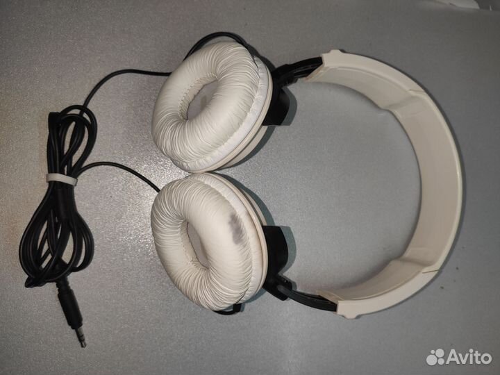 Наушники Philips SHL 3000W