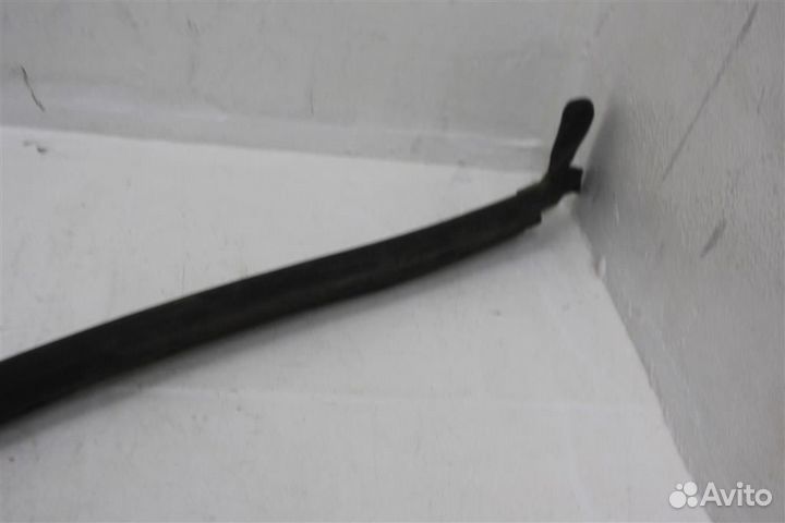 Уплотнитель под жабо Nissan Patrol Y62