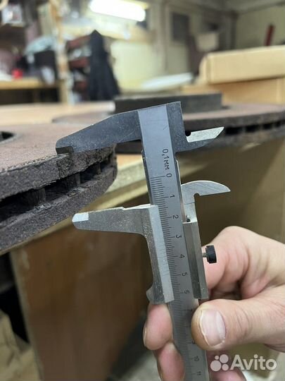 Тормозные диски передние Volvo XC 90 2014год