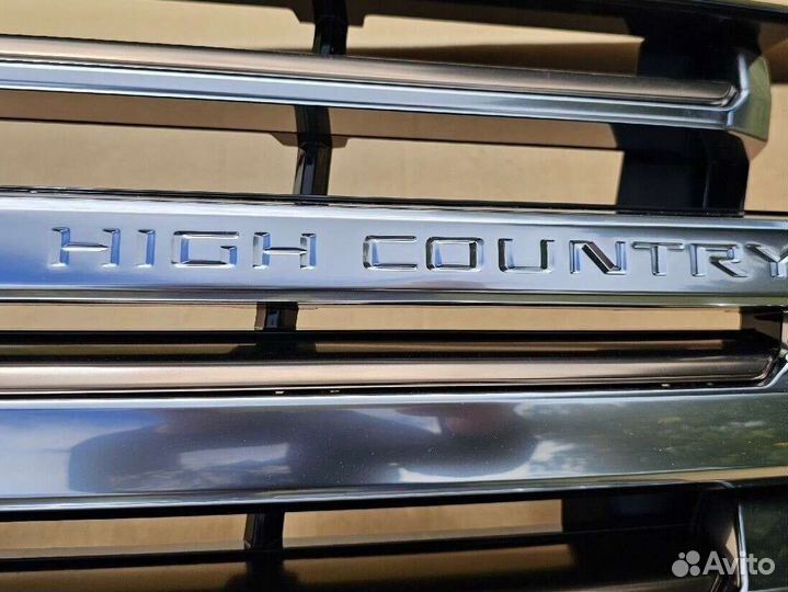 Радиатор решётка на Chevrolet Tahoe 5