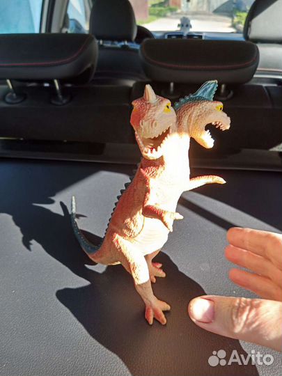 Динозавры игрушки