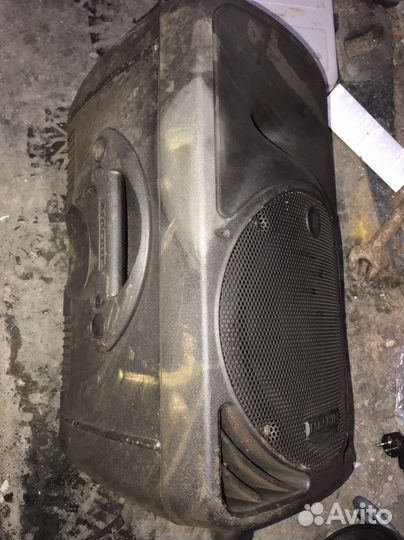 Колонки Mackie