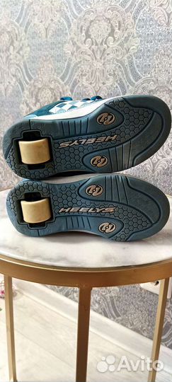 Роликовые кроссовки heelys