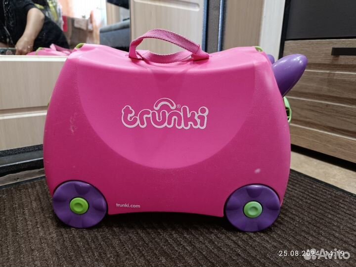 Детский чемодан -каталка trunki