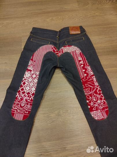 Джинсы evisu