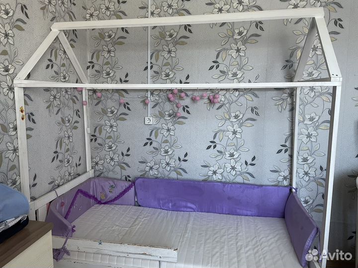 Детская кровать домик