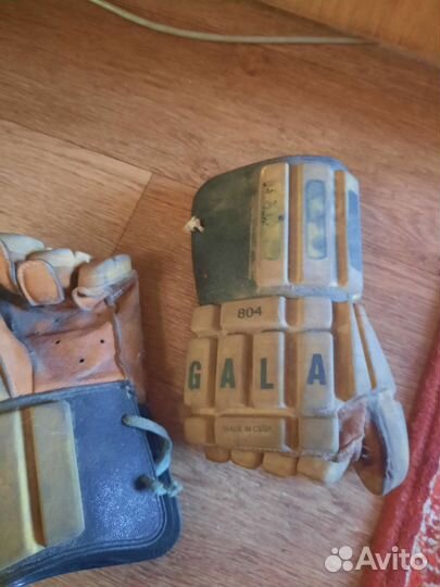 Хоккейные перчатки gala