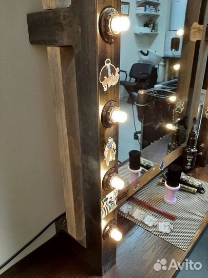 Гримерное зеркало с лампочками лофт