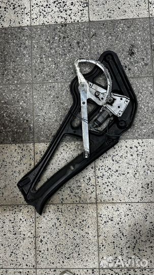 Стеклоподъемник двери передний левый Mercedes Spri