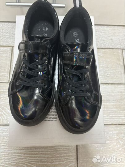 Лакированные кроссовки для девочки