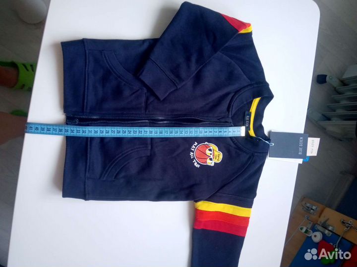 Толстовка новая на 3 года