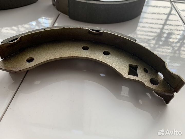 Задние барабанные колодки Ford Escort 80-90