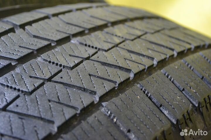 Bridgestone Blizzak VRX2 205/60 R16