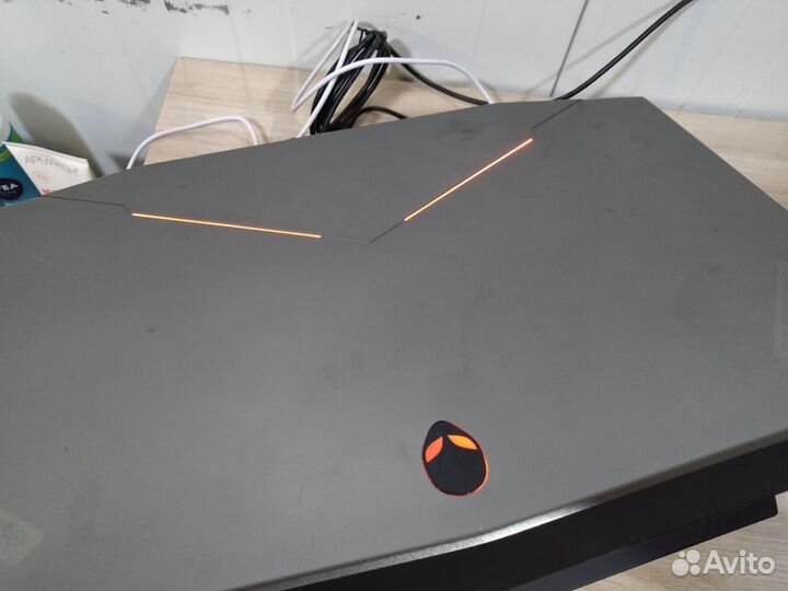 Dell alienware A17 мощный игровой ноутбук