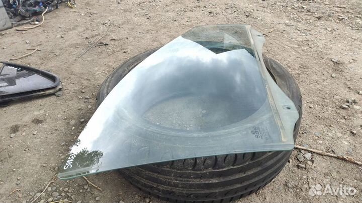 Переднее правое стекло KIA Sorento 1 BL