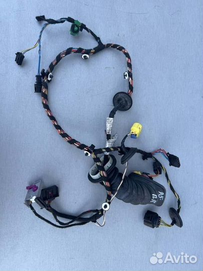 Проводка двери передняя правая Skoda Octavia