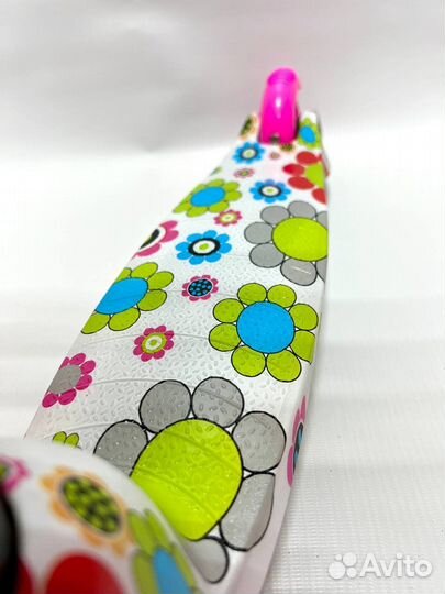 Самокат детский трехколесный новый