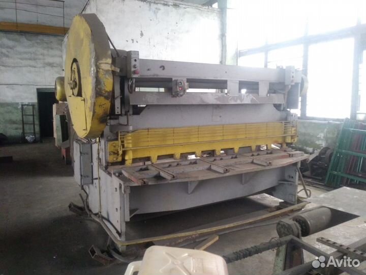 Гильотина HB -3118