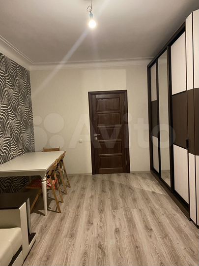 Комната 33 м² в 3-к., 1/2 эт.