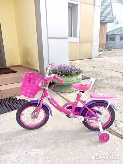 Детский велосипед четырехколесный