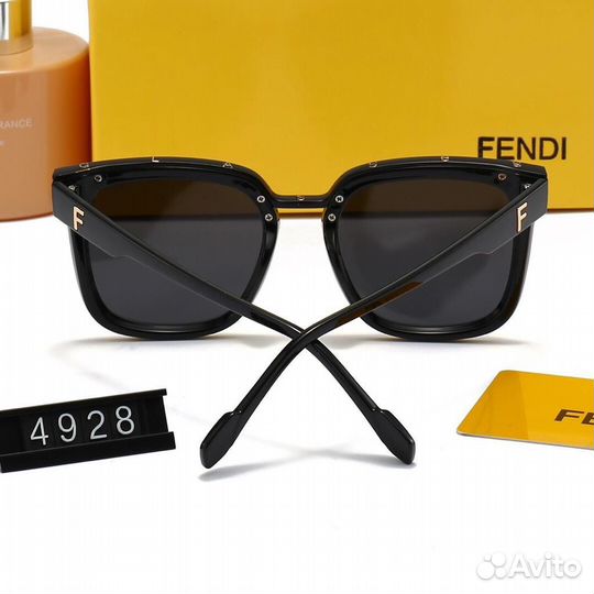 Солнцезащитные очки fendi 4928