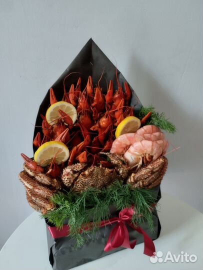 Мужской букет из раков, крабы с доставкой