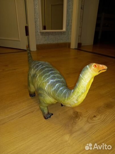 Динозавр большой,музыкальный 62 см