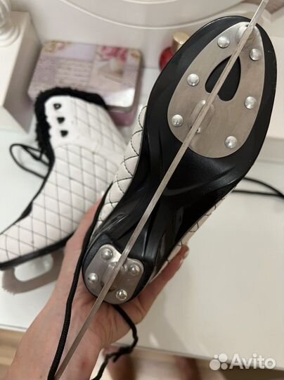 Коньки фигурные vita