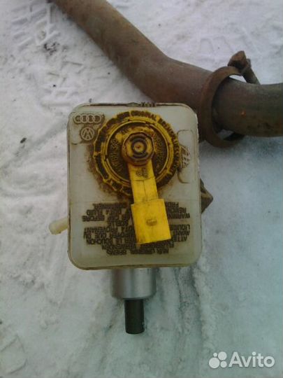 Главный тормозной цилиндр Skoda Octavia Tour