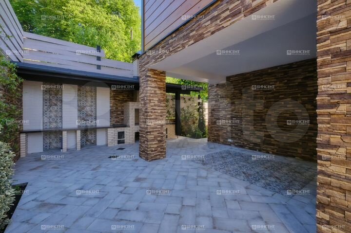 Дом 400 м² на участке 10 сот.