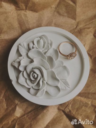 Поднос ручной работы для обручальных колец