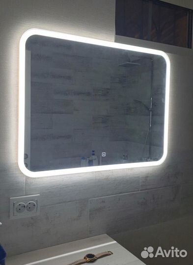 Зеркало с подсветкой для ванной