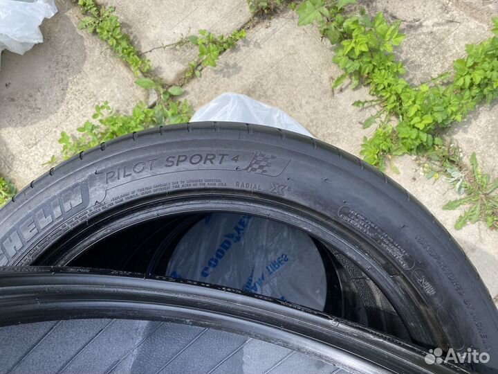 Michelin Pilot Sport 4 235/45 R17