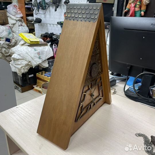 Настенные часы маяк шалаш с кукушкой СССР (Сзр)