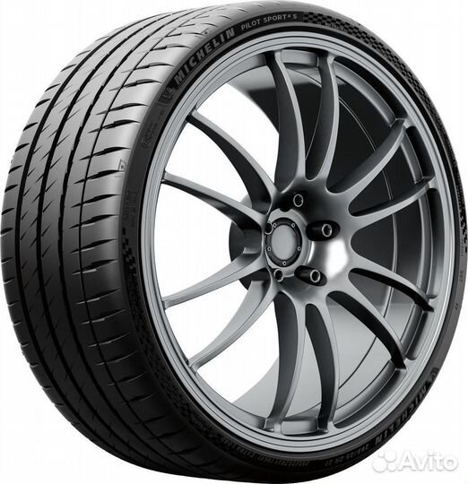 Michelin Pilot Sport 4 S 285/40 R22 и 325/35 R22