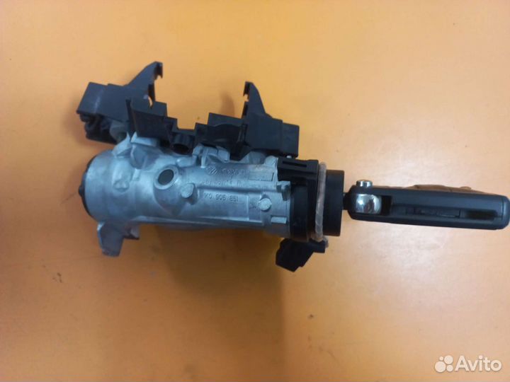 Щиток приборов + замок зажигания Skoda Octavia A7