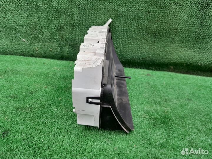 Панель приборов Mitsubishi Lancer 9