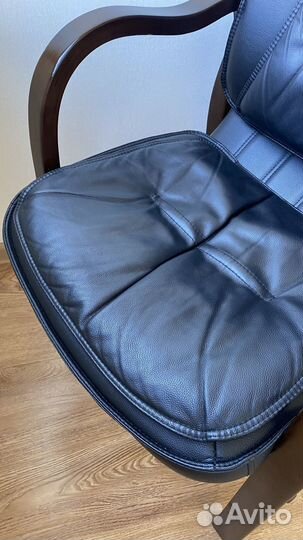 Кожанное кресло