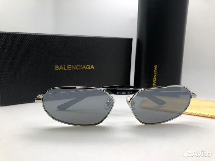 Солнцезащитные очки Balenciaga