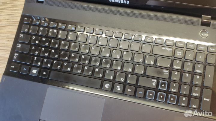 Ноутбук Samsung NP300E5C