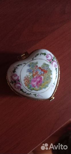 Шкатулка для украшений