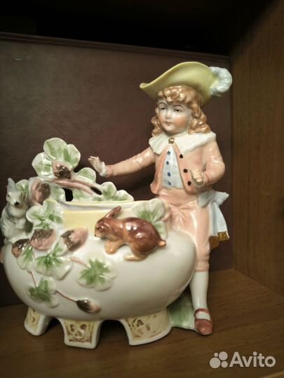Фарфоровая статуэтка. Германия. 19см