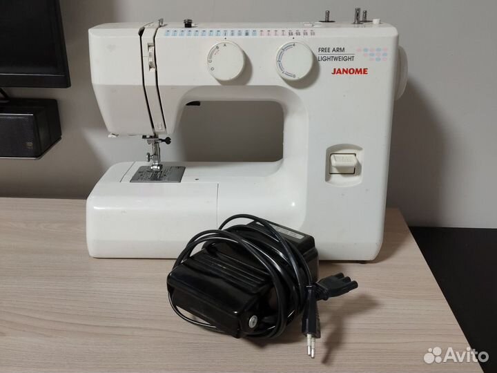 Швейная машина Janome бу