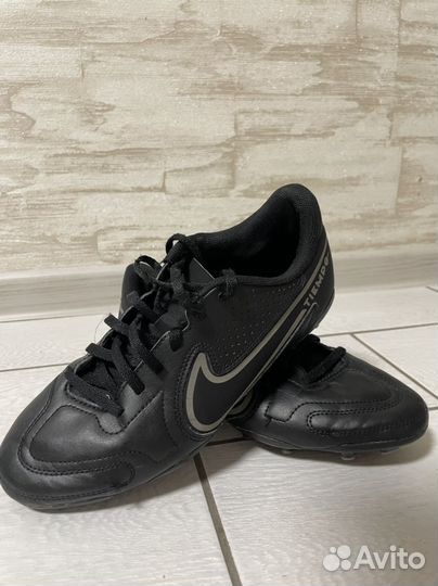 Бутся футбольные Nike Tempo