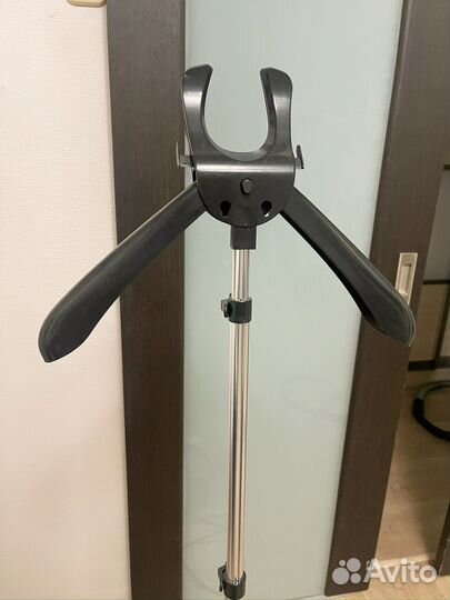 Вешалка для отпаривателя одежды