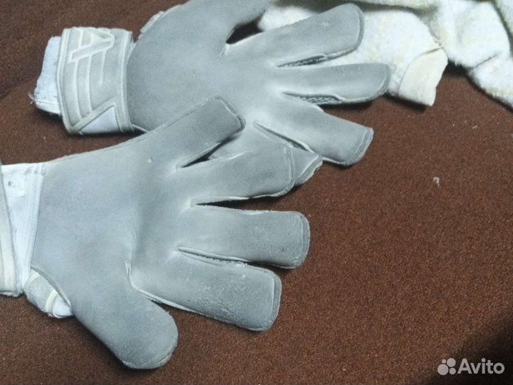 Футбольные перчатки