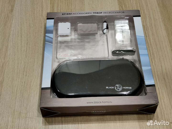 Sony PS Vita комплект 8 в 1