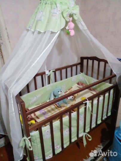 Кровать с маятником,что на ней все в подарок