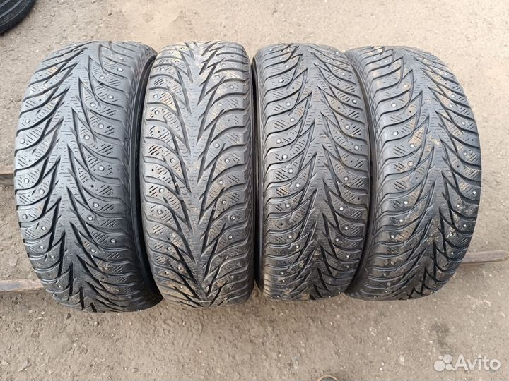 Yokohama Ice Guard Stud IG35 215/60 R16